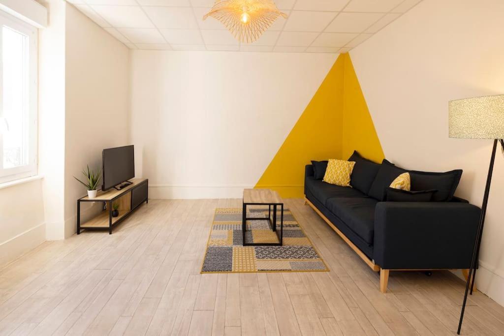 Le Cosy C - T2 Tout Equipe - Centre-Ville Gare Montluçon Kültér fotó